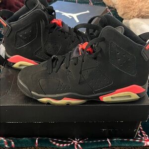 Jordan 6 Retro
Infrared Black (2014) 5Y